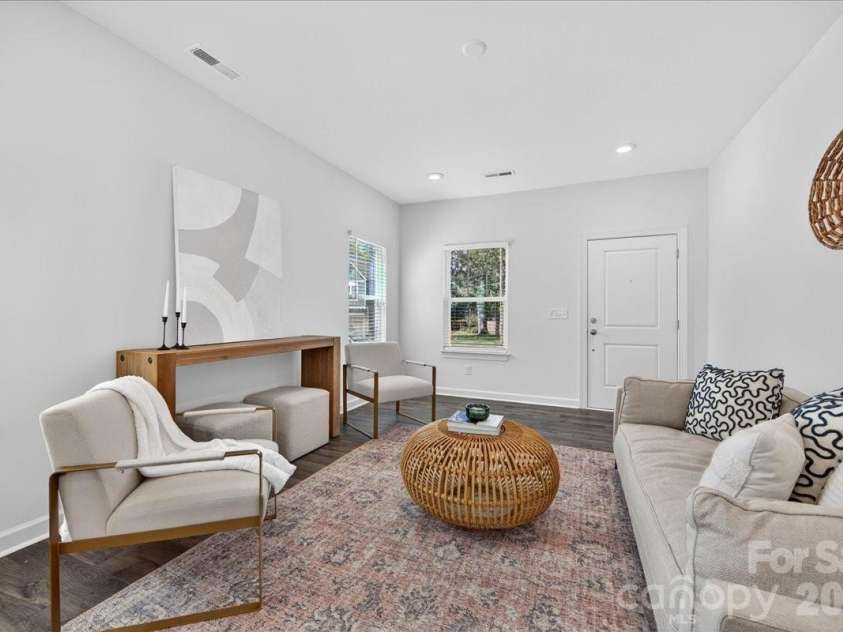 2032 Mandarin Boulevard, Charlotte, NC 28205.  MLS# CAR4360218, YatesRealty ID 6693. 