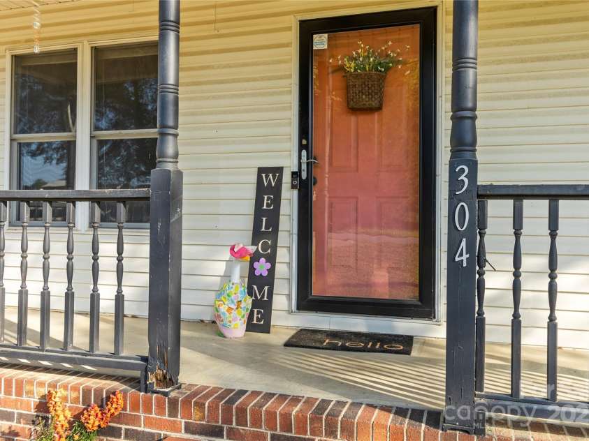 304 Fourth Street, Cherryville, NC 28021.  MLS# CAR4249068, YatesRealty ID 6693. 