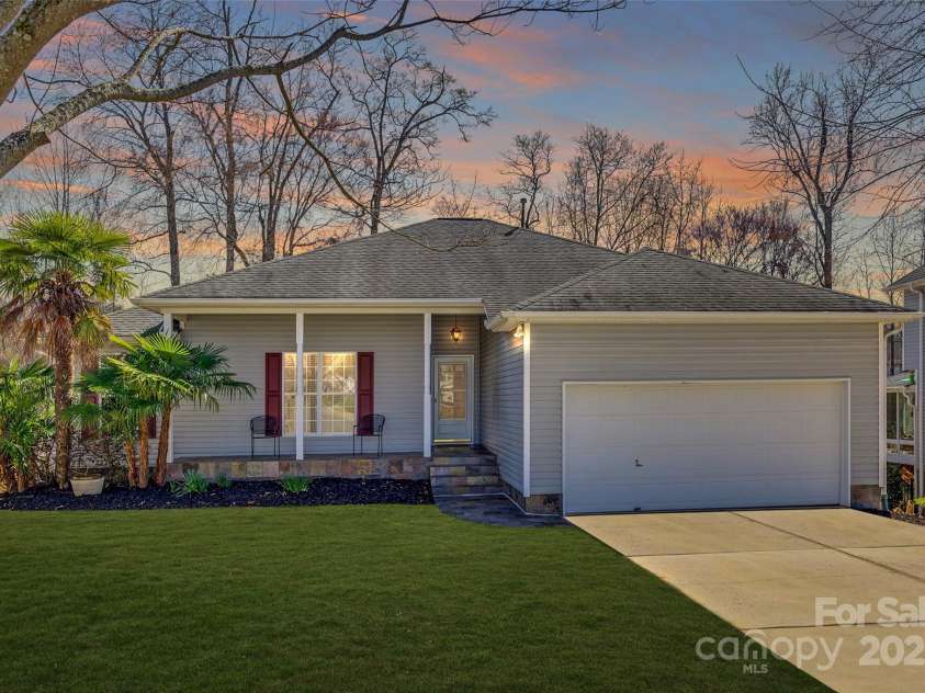 125 Rocky Trail Court, Fort Mill, SC 29715.  MLS# CAR4226509, YatesRealty ID 6694. 