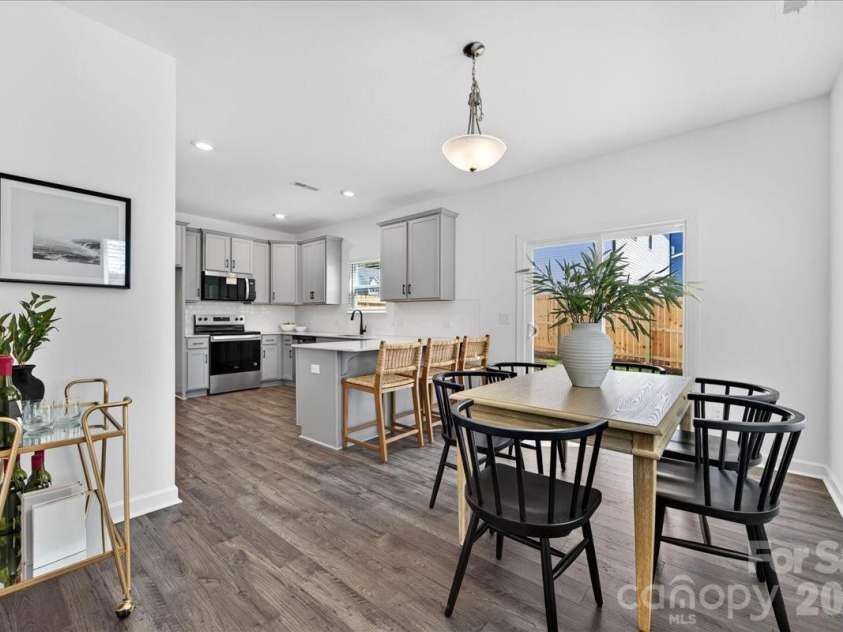 2028 Mandarin Boulevard, Charlotte, NC 28205.  MLS# CAR4357266, YatesRealty ID 6694. 