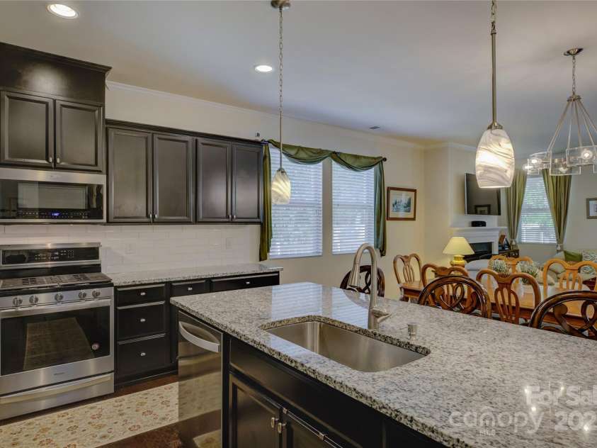 15237 Red Canoe Way, Charlotte, NC 28278.  MLS# CAR4226380, YatesRealty ID 6695. 