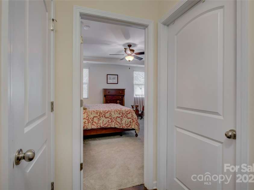 15237 Red Canoe Way, Charlotte, NC 28278.  MLS# CAR4226380, YatesRealty ID 6695. 