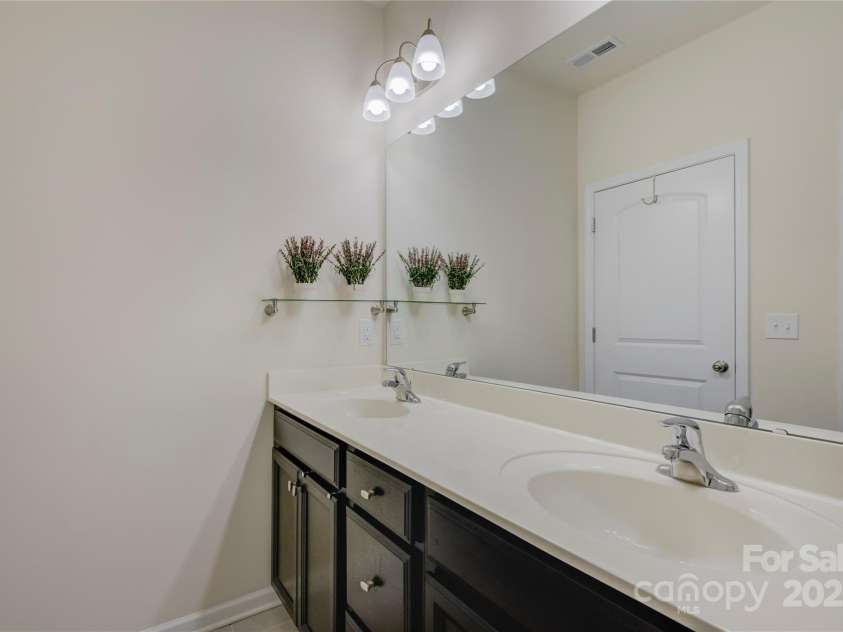 15237 Red Canoe Way, Charlotte, NC 28278.  MLS# CAR4226380, YatesRealty ID 6695. 