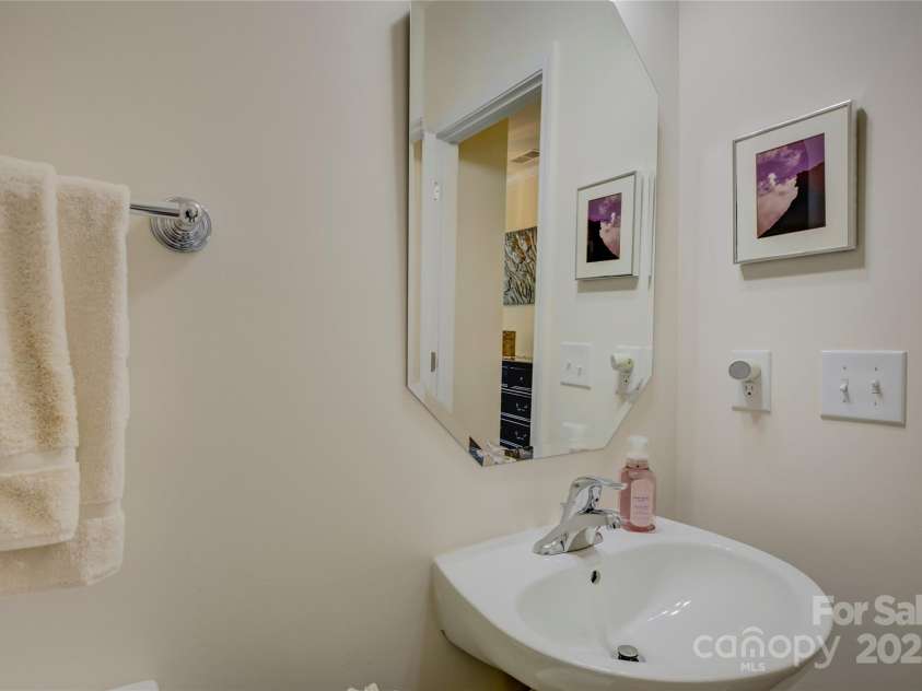 15237 Red Canoe Way, Charlotte, NC 28278.  MLS# CAR4226380, YatesRealty ID 6695. 