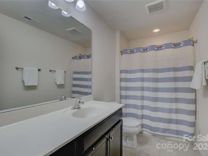 15237 Red Canoe Way, Charlotte, NC 28278.  MLS# CAR4226380, YatesRealty ID 6695. 