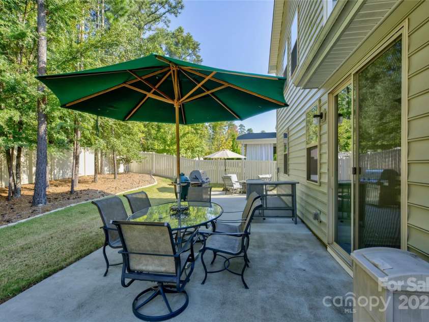 15237 Red Canoe Way, Charlotte, NC 28278.  MLS# CAR4226380, YatesRealty ID 6695. 