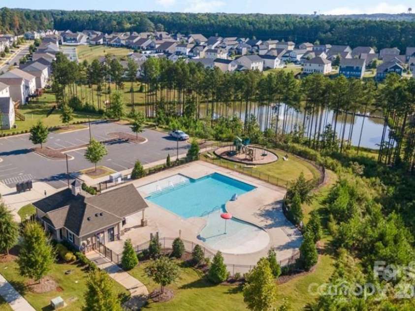 15237 Red Canoe Way, Charlotte, NC 28278.  MLS# CAR4226380, YatesRealty ID 6695. Ridgewater community pool