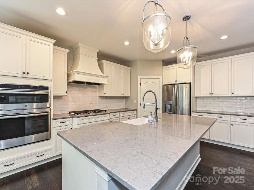 358 Hampton Trail Drive, Fort Mill, SC 29708.  MLS# CAR4246970, YatesRealty ID 6696. Kitchen