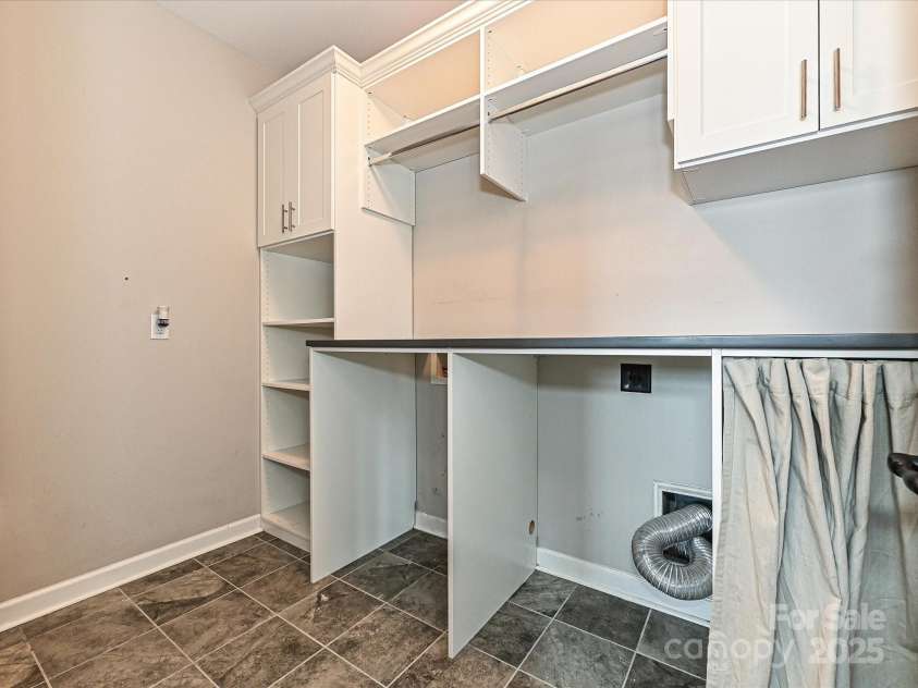 358 Hampton Trail Drive, Fort Mill, SC 29708.  MLS# CAR4246970, YatesRealty ID 6696. Main level Laundry