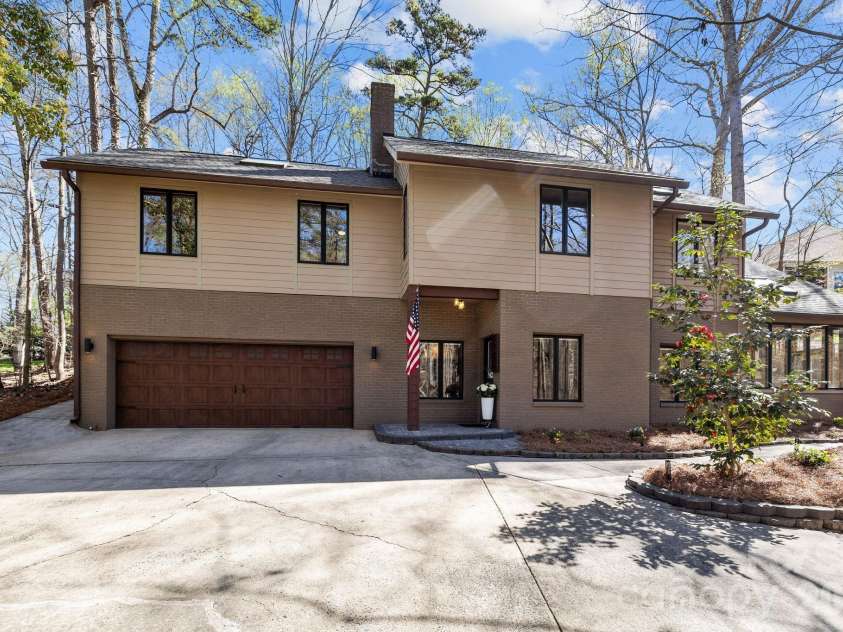 13634 Pine Harbor Road, Charlotte, NC 28278.  MLS# CAR4354520, YatesRealty ID 6697. 