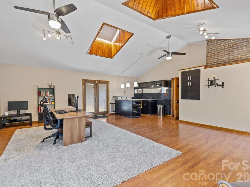13634 Pine Harbor Road, Charlotte, NC 28278.  MLS# CAR4354520, YatesRealty ID 6697. 