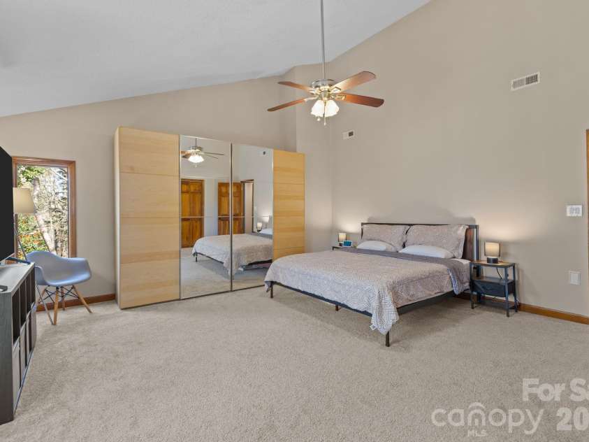 13634 Pine Harbor Road, Charlotte, NC 28278.  MLS# CAR4354520, YatesRealty ID 6697. 
