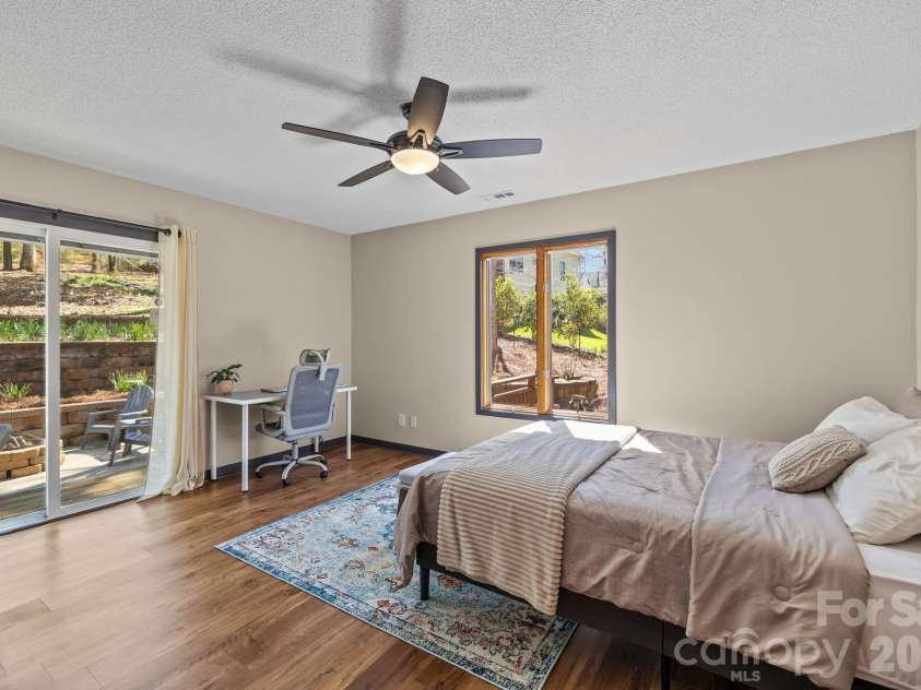 13634 Pine Harbor Road, Charlotte, NC 28278.  MLS# CAR4354520, YatesRealty ID 6697. 