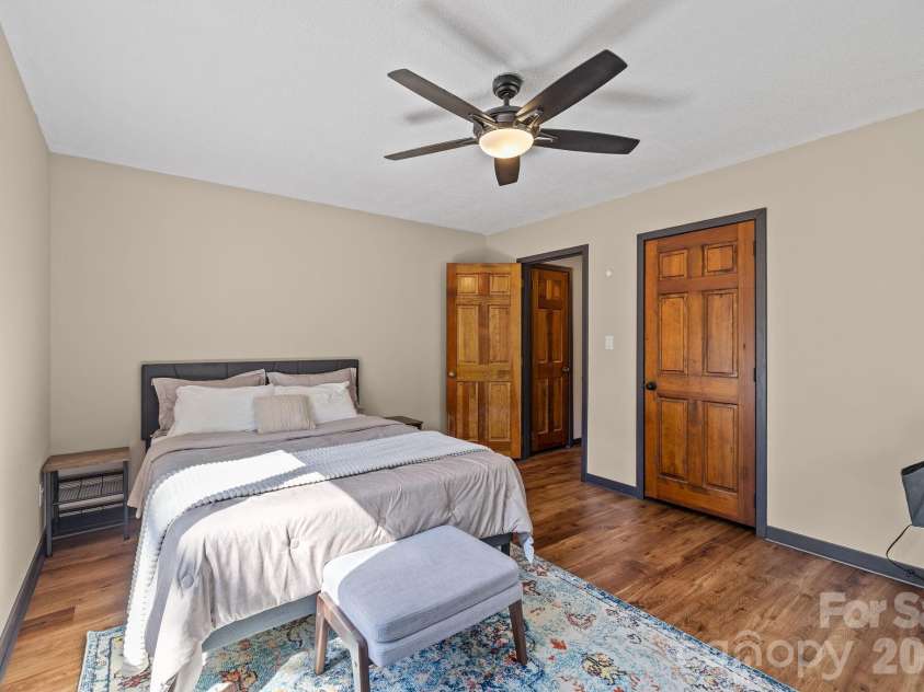 13634 Pine Harbor Road, Charlotte, NC 28278.  MLS# CAR4354520, YatesRealty ID 6697. 