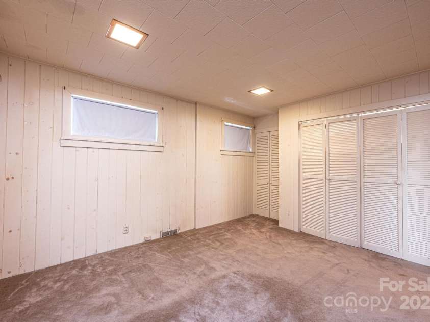 207 Robinwood Circle, Lenoir, NC 29645.  MLS# CAR4246236, YatesRealty ID 6697. 