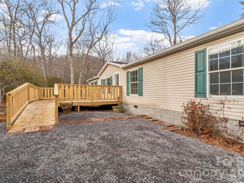 238 Cherry Hollow, Burnsville, NC 28714.  MLS# CAR4327901, YatesRealty ID 6698. 