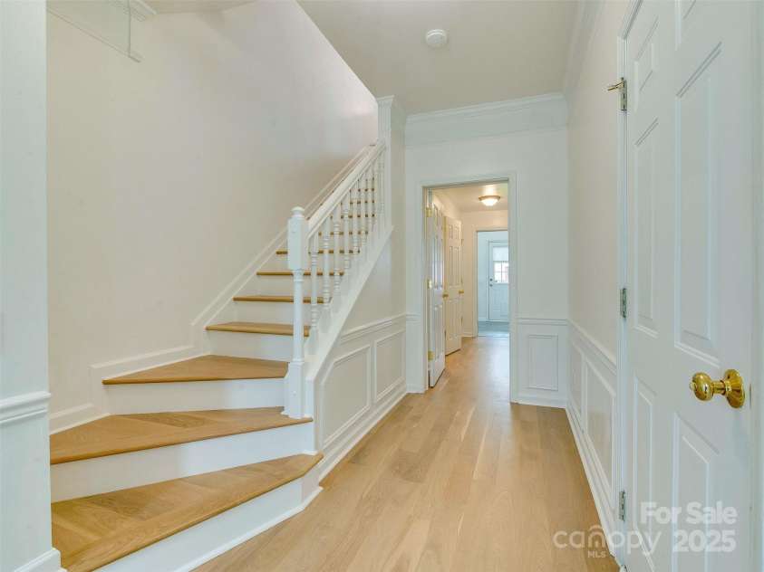 5430 Dockery Drive, Charlotte, NC 28209.  MLS# CAR4242207, YatesRealty ID 6698. 