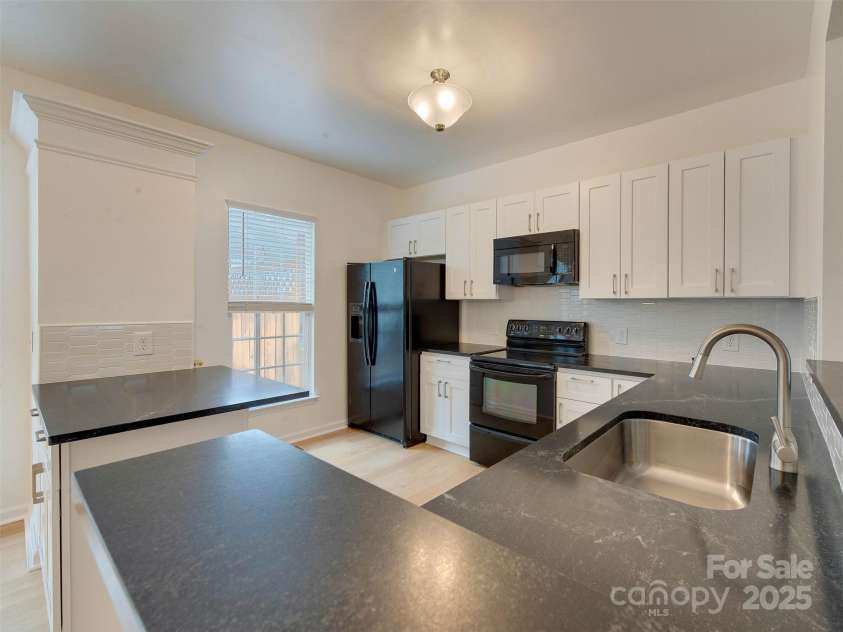 5430 Dockery Drive, Charlotte, NC 28209.  MLS# CAR4242207, YatesRealty ID 6698. 