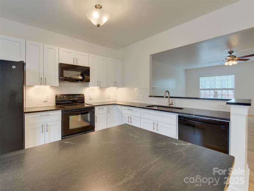5430 Dockery Drive, Charlotte, NC 28209.  MLS# CAR4242207, YatesRealty ID 6698. 
