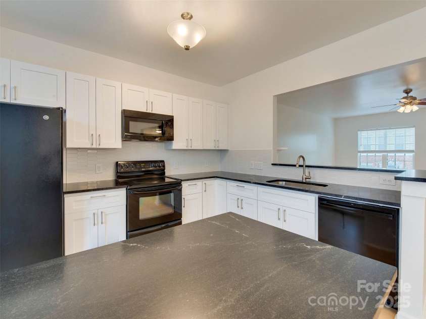 5430 Dockery Drive, Charlotte, NC 28209.  MLS# CAR4242207, YatesRealty ID 6698. 
