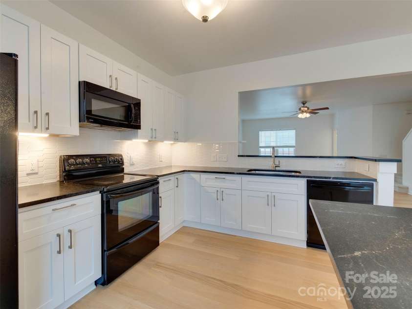 5430 Dockery Drive, Charlotte, NC 28209.  MLS# CAR4242207, YatesRealty ID 6698. 
