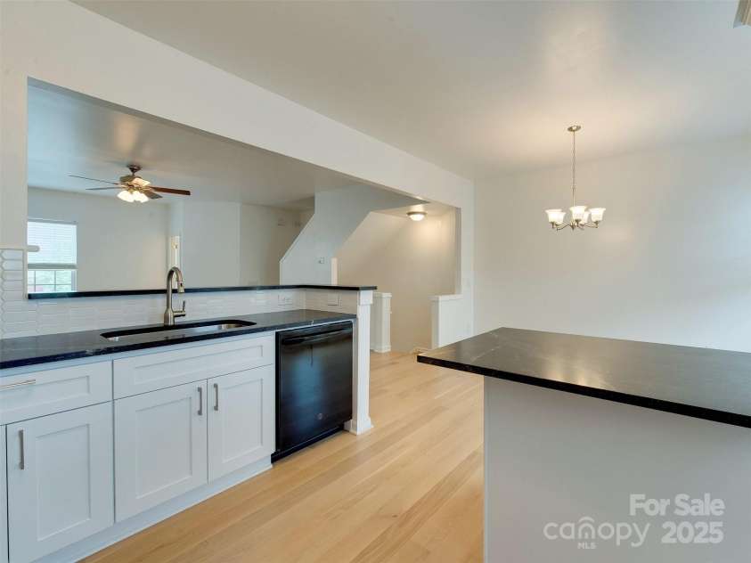 5430 Dockery Drive, Charlotte, NC 28209.  MLS# CAR4242207, YatesRealty ID 6698. 