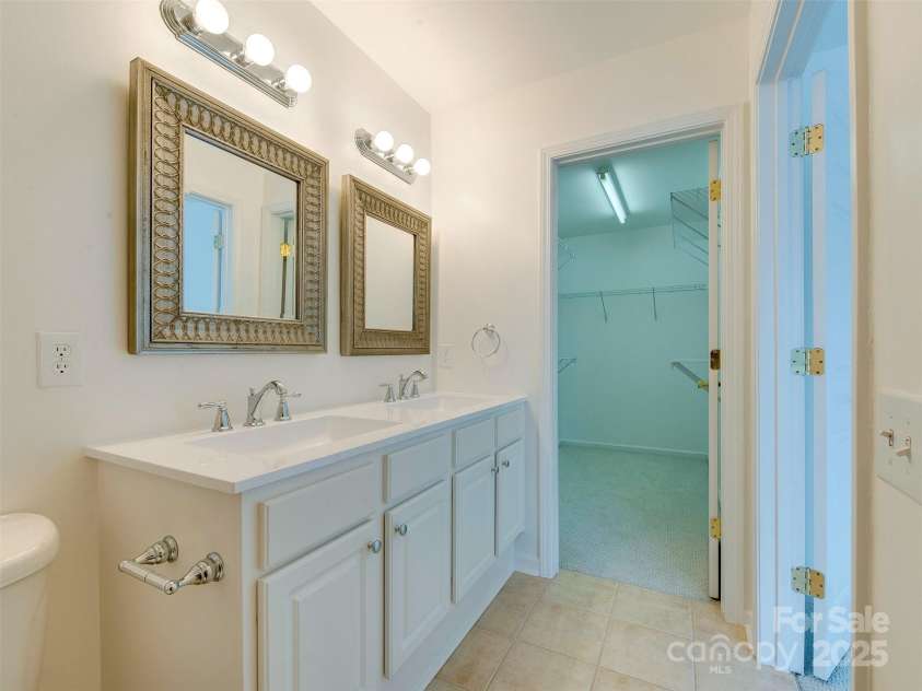 5430 Dockery Drive, Charlotte, NC 28209.  MLS# CAR4242207, YatesRealty ID 6698. 