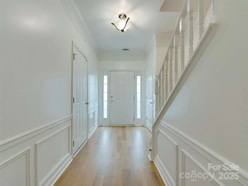 5430 Dockery Drive, Charlotte, NC 28209.  MLS# CAR4242207, YatesRealty ID 6698. 