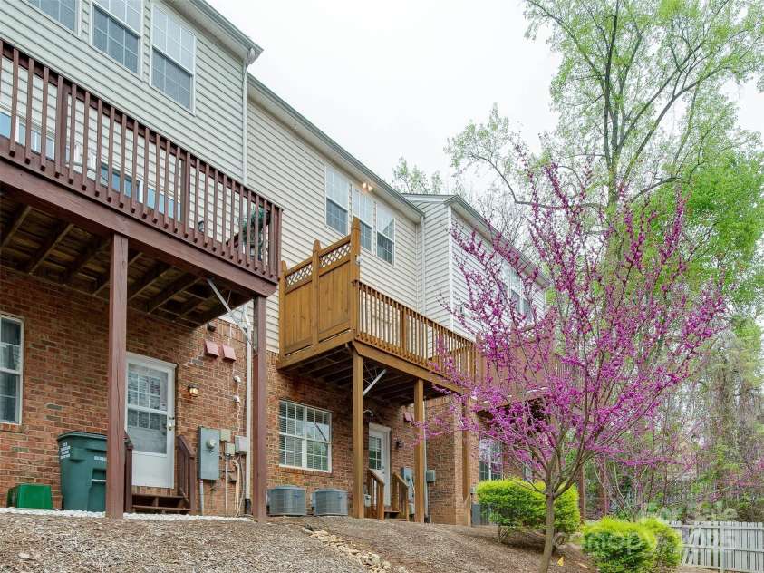 5430 Dockery Drive, Charlotte, NC 28209.  MLS# CAR4242207, YatesRealty ID 6698. 