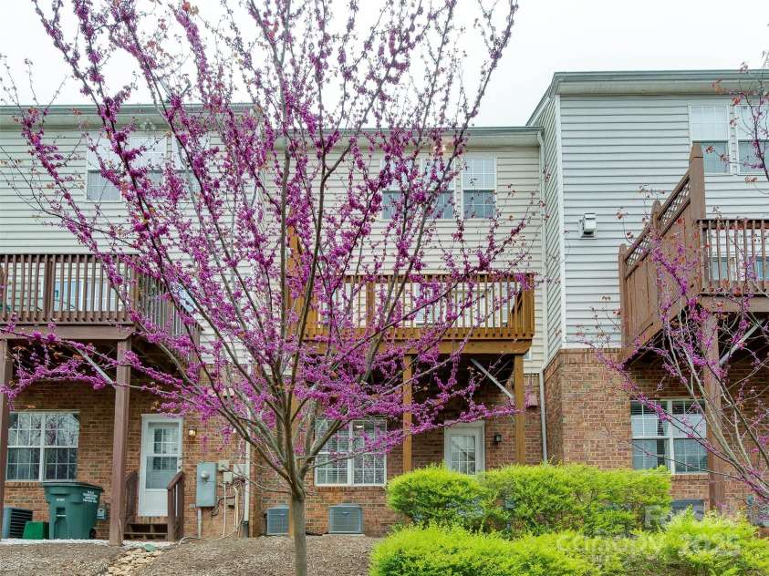 5430 Dockery Drive, Charlotte, NC 28209.  MLS# CAR4242207, YatesRealty ID 6698. 