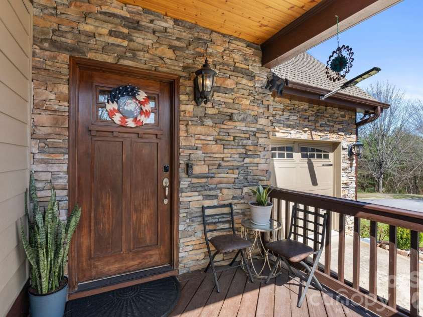 11 Trevors Trail, Asheville, NC 28806.  MLS# CAR4357400, YatesRealty ID 6699. 