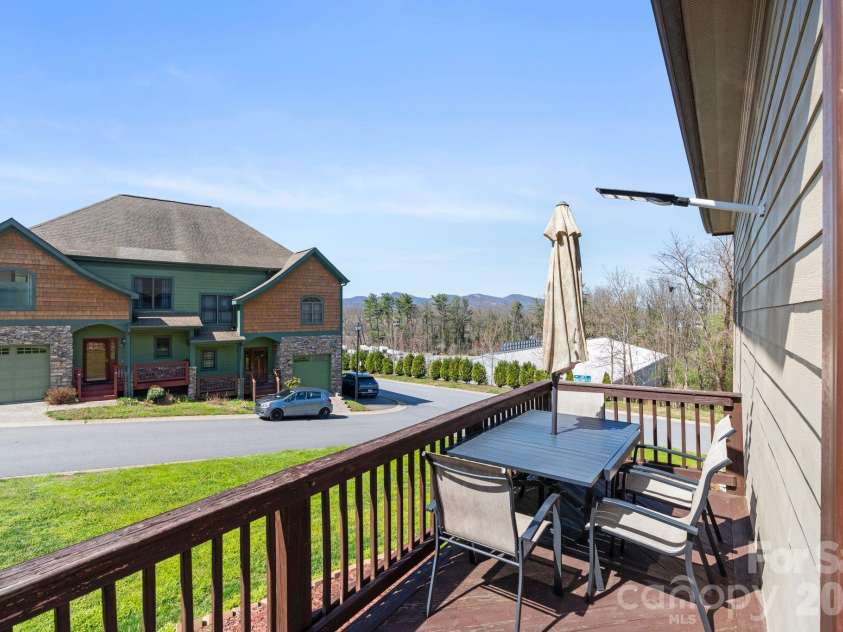 11 Trevors Trail, Asheville, NC 28806.  MLS# CAR4357400, YatesRealty ID 6699. 