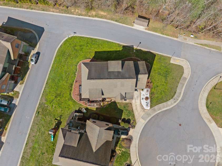 11 Trevors Trail, Asheville, NC 28806.  MLS# CAR4357400, YatesRealty ID 6699. 