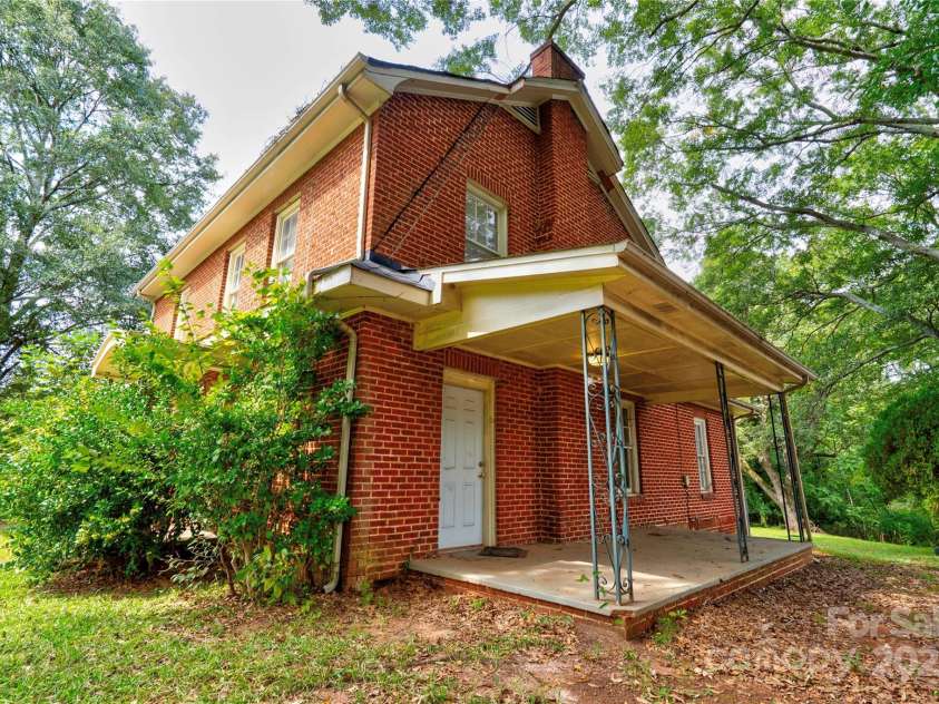 1521 Kings Road, Shelby, NC 28150.  MLS# CAR4302881, YatesRealty ID 67. 