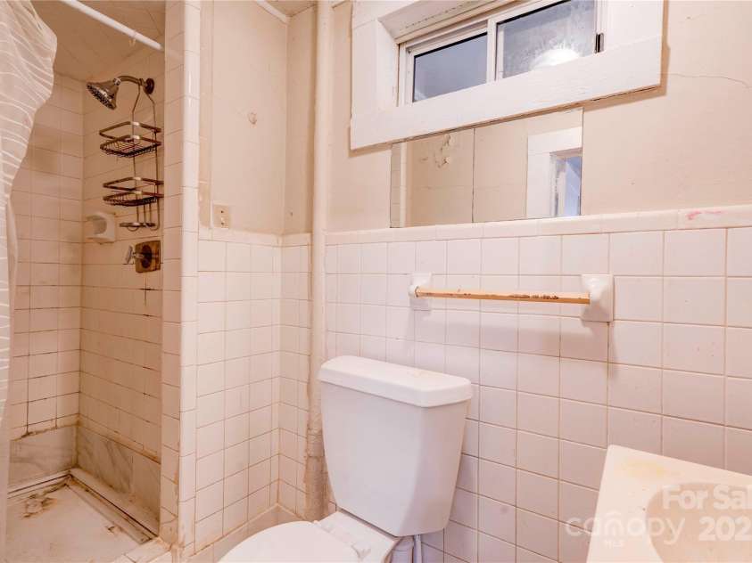 1521 Kings Road, Shelby, NC 28150.  MLS# CAR4302881, YatesRealty ID 67. 