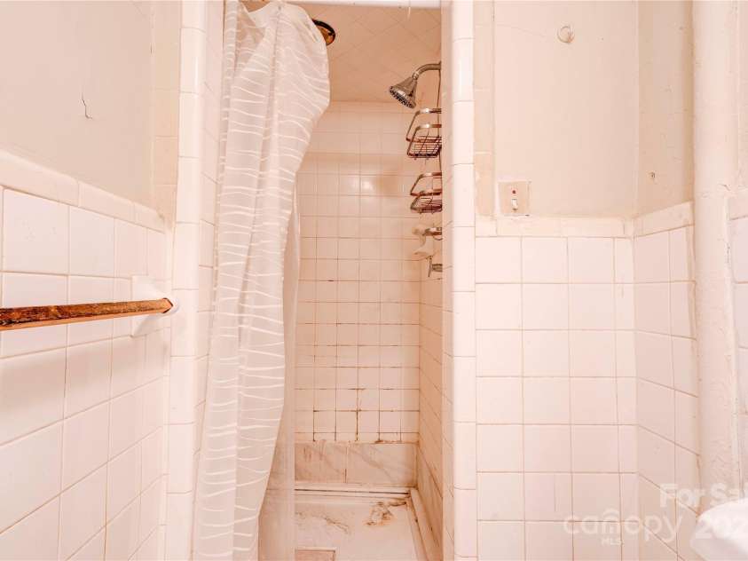 1521 Kings Road, Shelby, NC 28150.  MLS# CAR4302881, YatesRealty ID 67. 