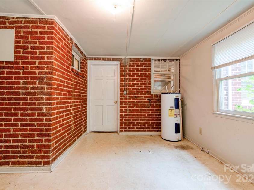 1521 Kings Road, Shelby, NC 28150.  MLS# CAR4302881, YatesRealty ID 67. 