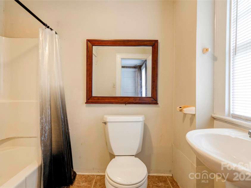 1521 Kings Road, Shelby, NC 28150.  MLS# CAR4302881, YatesRealty ID 67. 