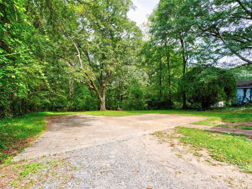 1521 Kings Road, Shelby, NC 28150.  MLS# CAR4302881, YatesRealty ID 67. 