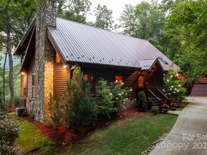 238 Falling Water Drive, Burnsville, NC 28714.  MLS# CAR4284318, YatesRealty ID 67. 