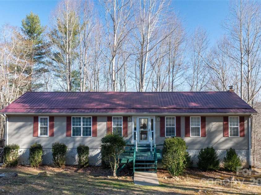 120 Powderhorn Drive, Burnsville, NC 28714.  MLS# CAR4258833, YatesRealty ID 670. 