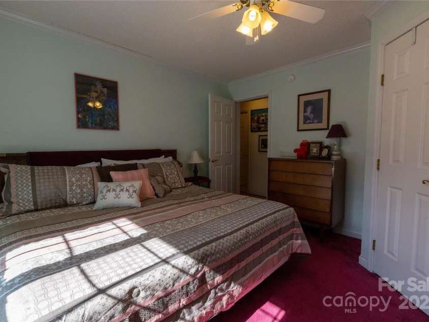 120 Powderhorn Drive, Burnsville, NC 28714.  MLS# CAR4258833, YatesRealty ID 670. 