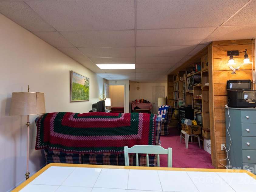 120 Powderhorn Drive, Burnsville, NC 28714.  MLS# CAR4258833, YatesRealty ID 670. 