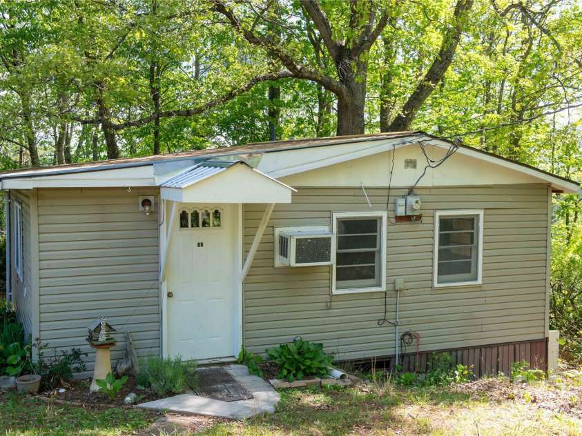 120 Powderhorn Drive, Burnsville, NC 28714.  MLS# CAR4258833, YatesRealty ID 670. 