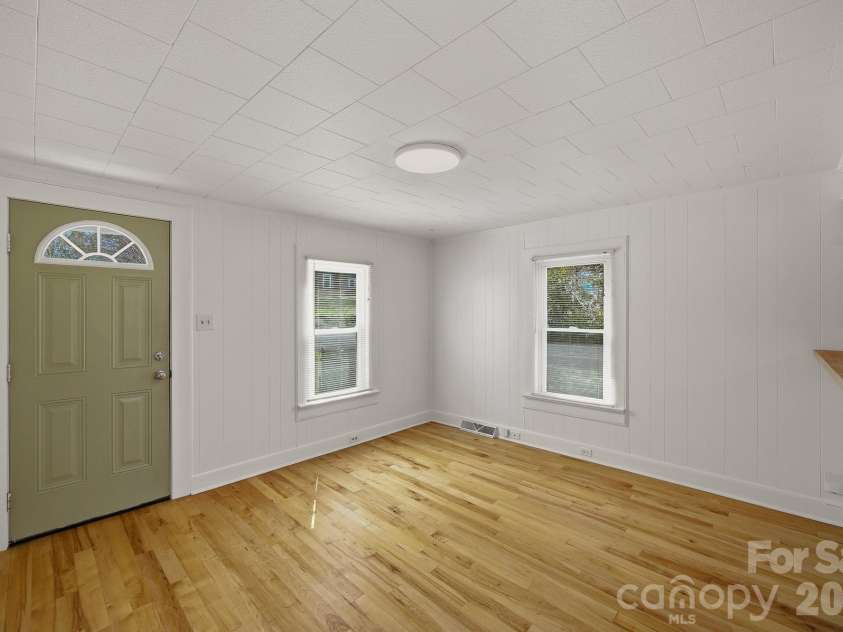 105 Moses Street, Morganton, NC 28655.  MLS# CAR4358523, YatesRealty ID 6700. 