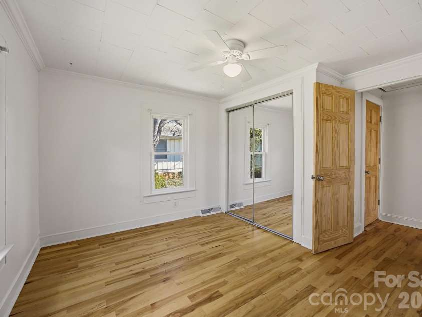 105 Moses Street, Morganton, NC 28655.  MLS# CAR4358523, YatesRealty ID 6700. 