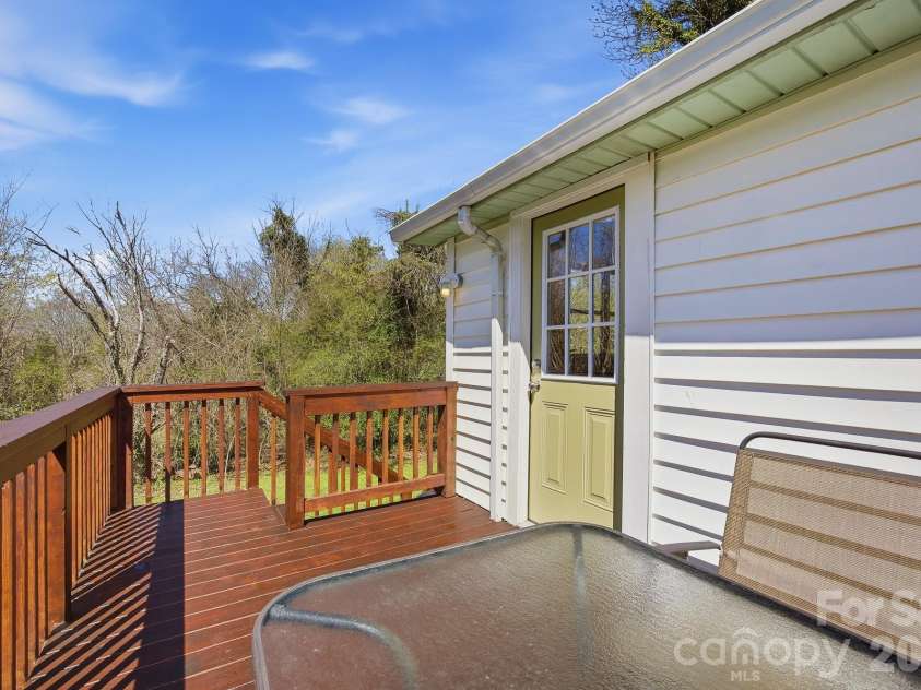 105 Moses Street, Morganton, NC 28655.  MLS# CAR4358523, YatesRealty ID 6700. 