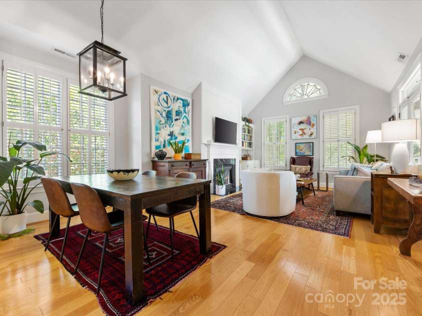 2310 Roswell Avenue, Charlotte, NC 28207.  MLS# CAR4237358, YatesRealty ID 6701. 