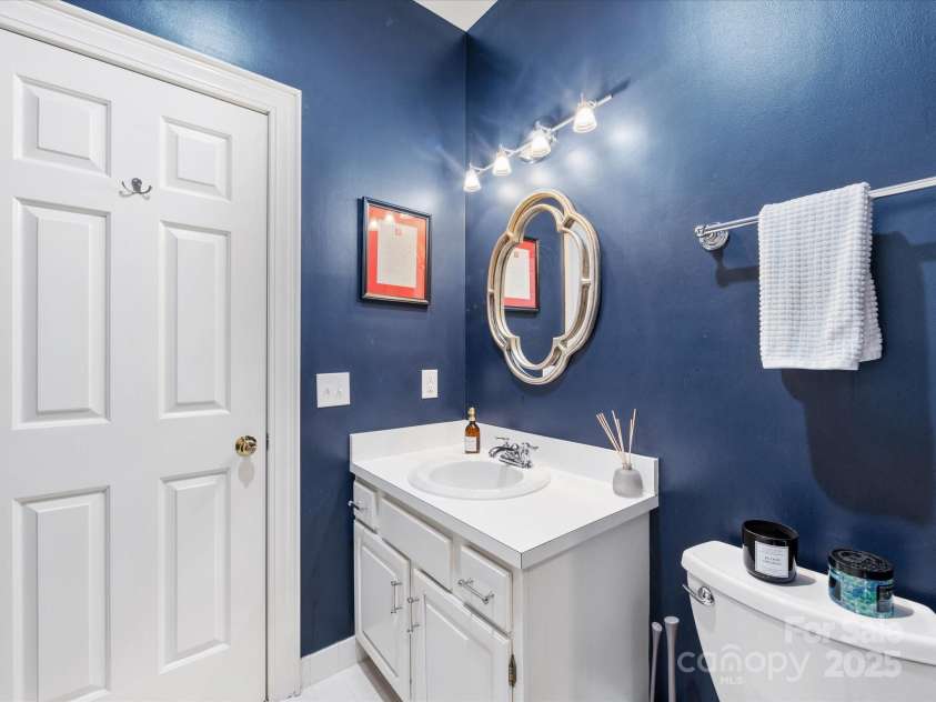 2310 Roswell Avenue, Charlotte, NC 28207.  MLS# CAR4237358, YatesRealty ID 6701. 