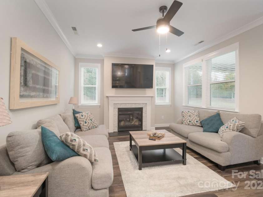 1501 Liberty Row Drive, Fort Mill, SC 29708.  MLS# CAR4196570, YatesRealty ID 6704. Family Room